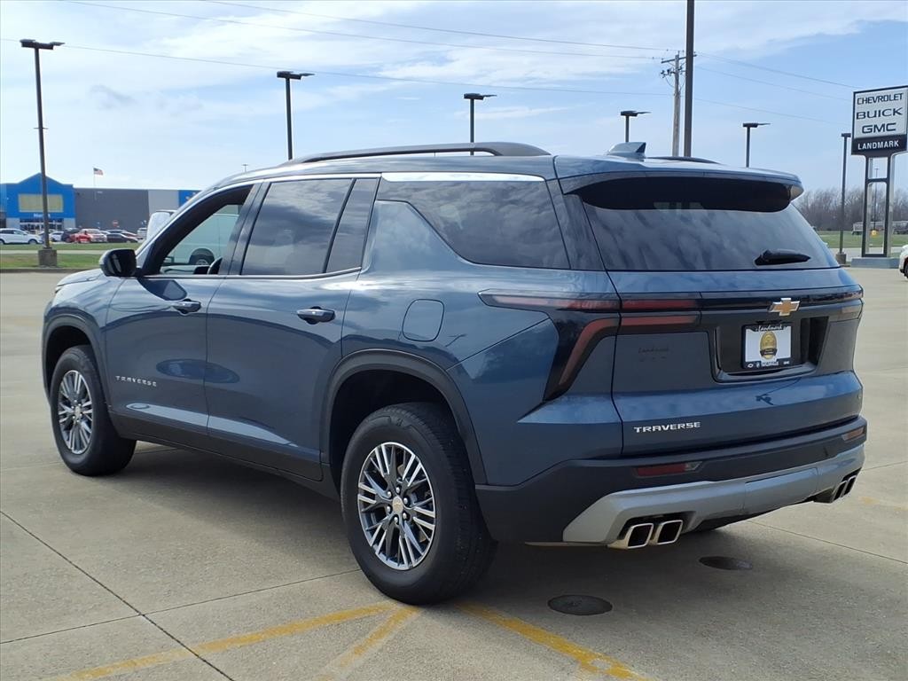 Chevrolet Traverse Vehicle Full-screen Gallery Image 3