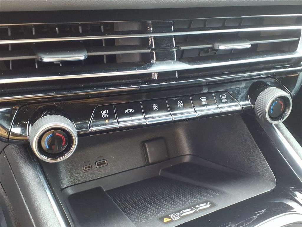 Chevrolet Traverse Vehicle Full-screen Gallery Image 14