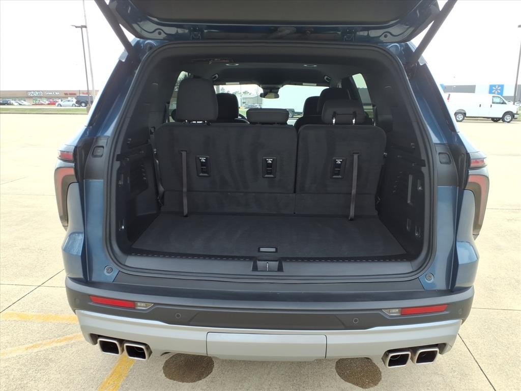 Chevrolet Traverse Vehicle Full-screen Gallery Image 22