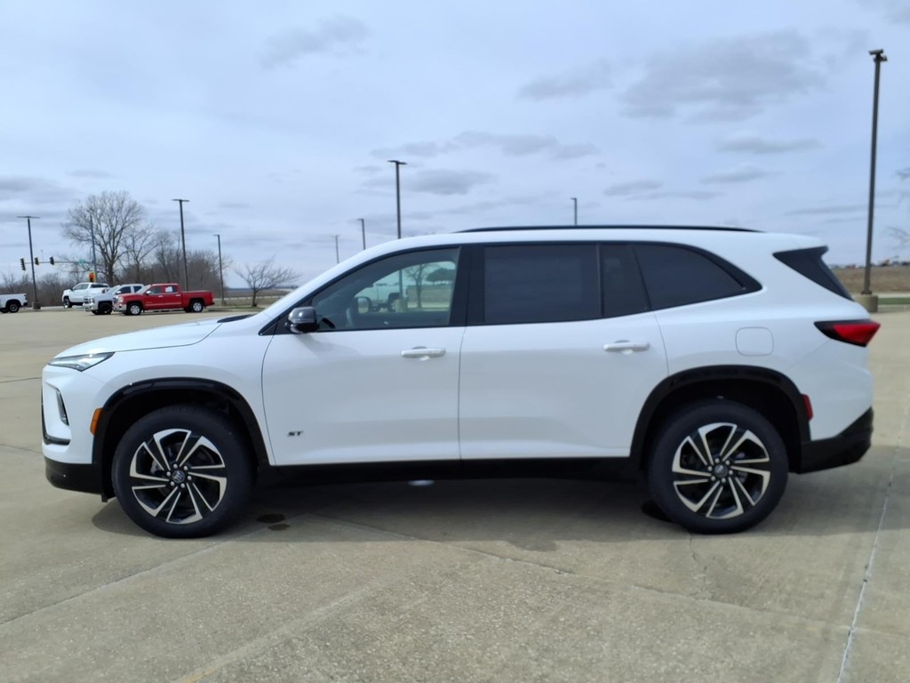 Buick Enclave Vehicle Full-screen Gallery Image 2