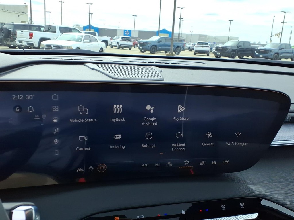 Buick Enclave Vehicle Full-screen Gallery Image 8