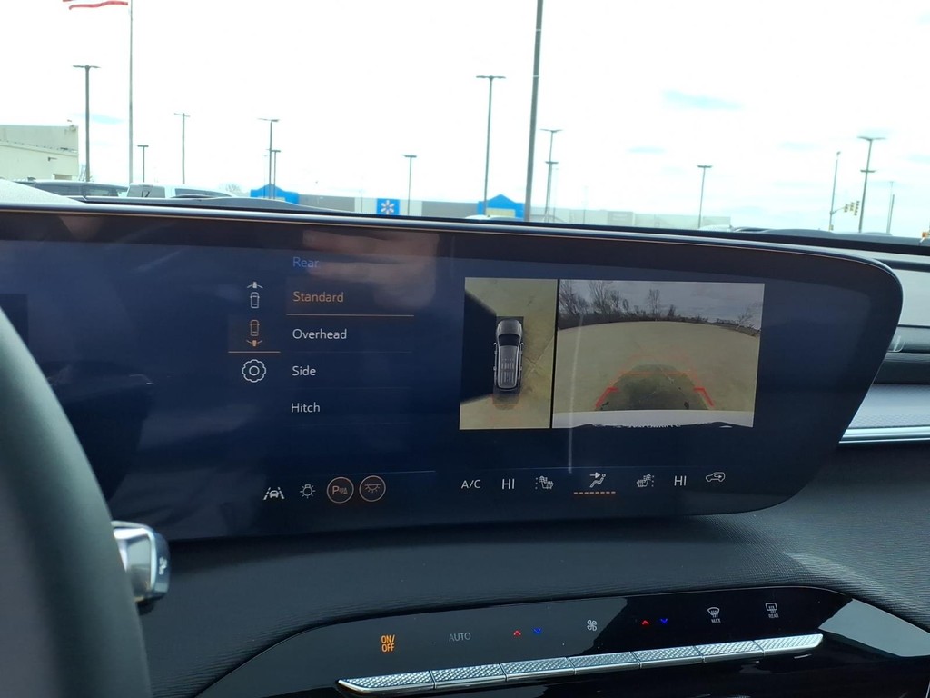 Buick Enclave Vehicle Full-screen Gallery Image 9