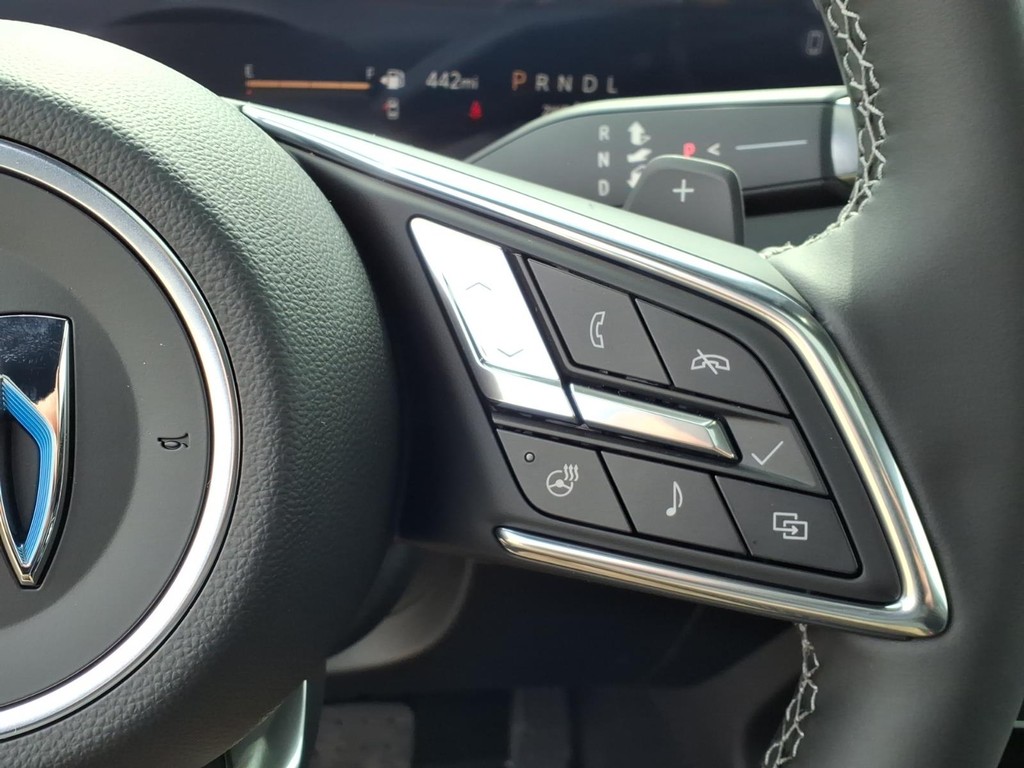 Buick Enclave Vehicle Full-screen Gallery Image 12