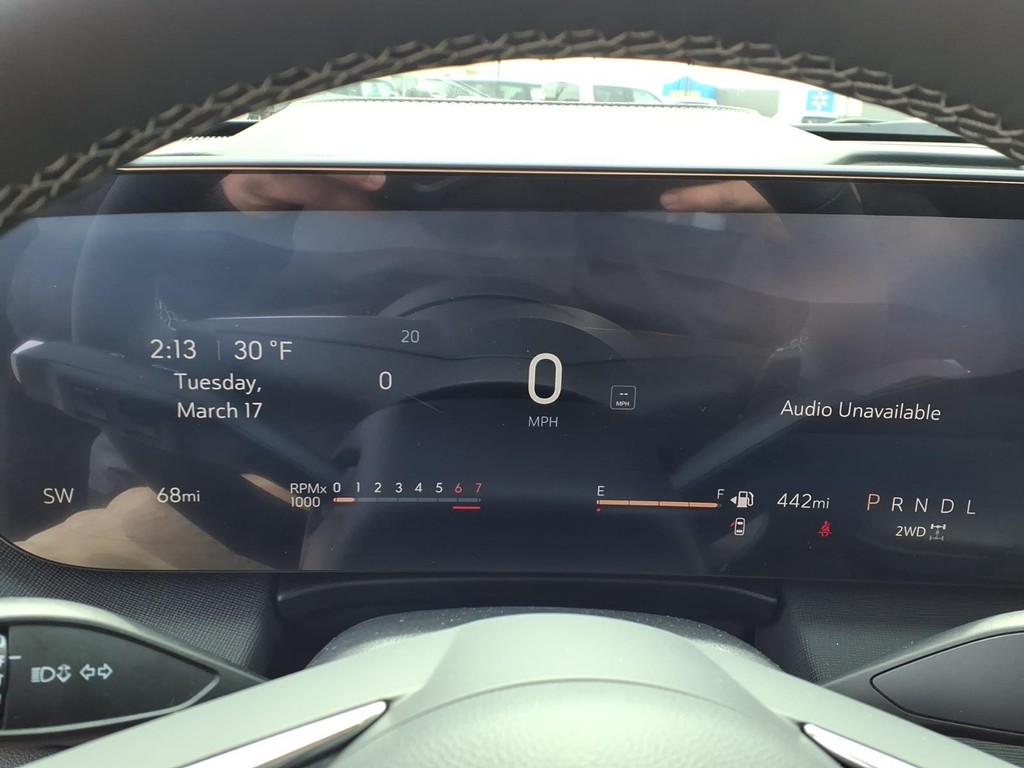 Buick Enclave Vehicle Full-screen Gallery Image 13