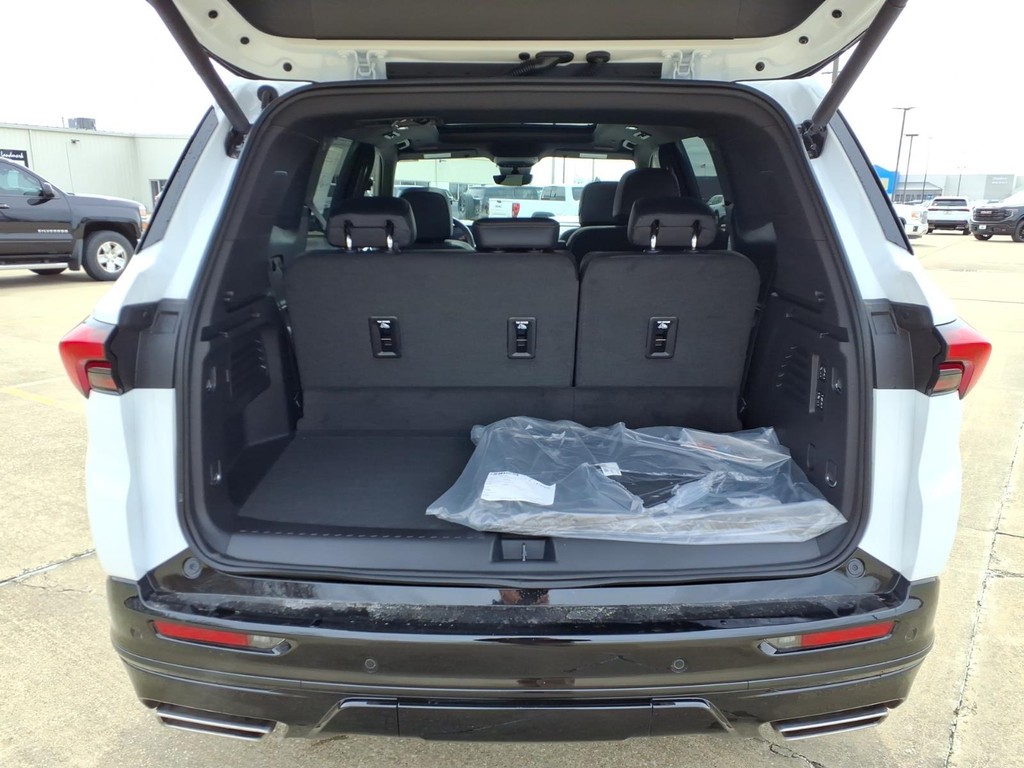 Buick Enclave Vehicle Full-screen Gallery Image 19