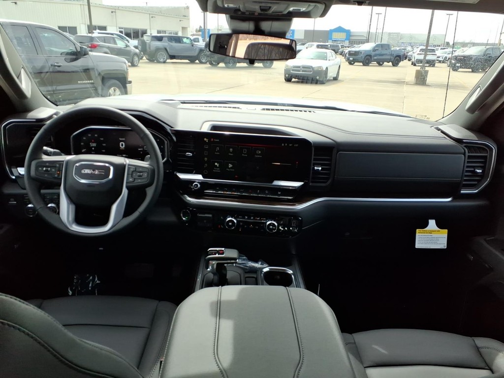 GMC Sierra 1500 Vehicle Full-screen Gallery Image 4