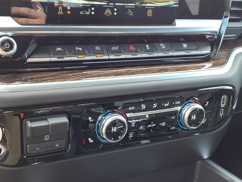 GMC Sierra 1500 Vehicle Full-screen Gallery Image 10