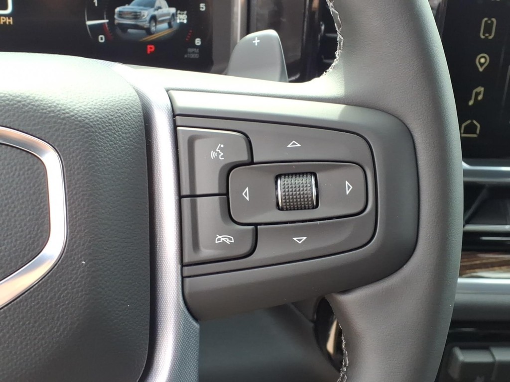 GMC Sierra 1500 Vehicle Full-screen Gallery Image 13