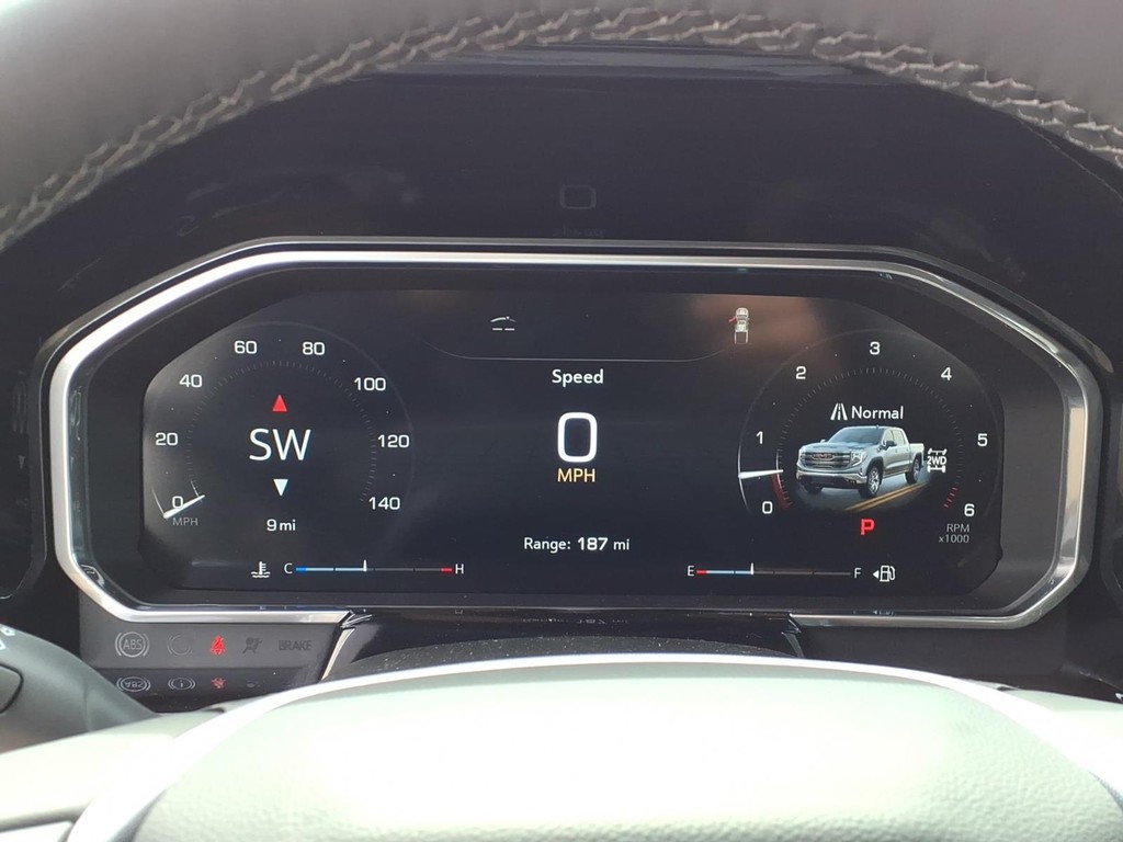 GMC Sierra 1500 Vehicle Full-screen Gallery Image 14