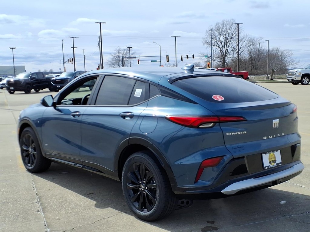 Buick Envista Vehicle Full-screen Gallery Image 3