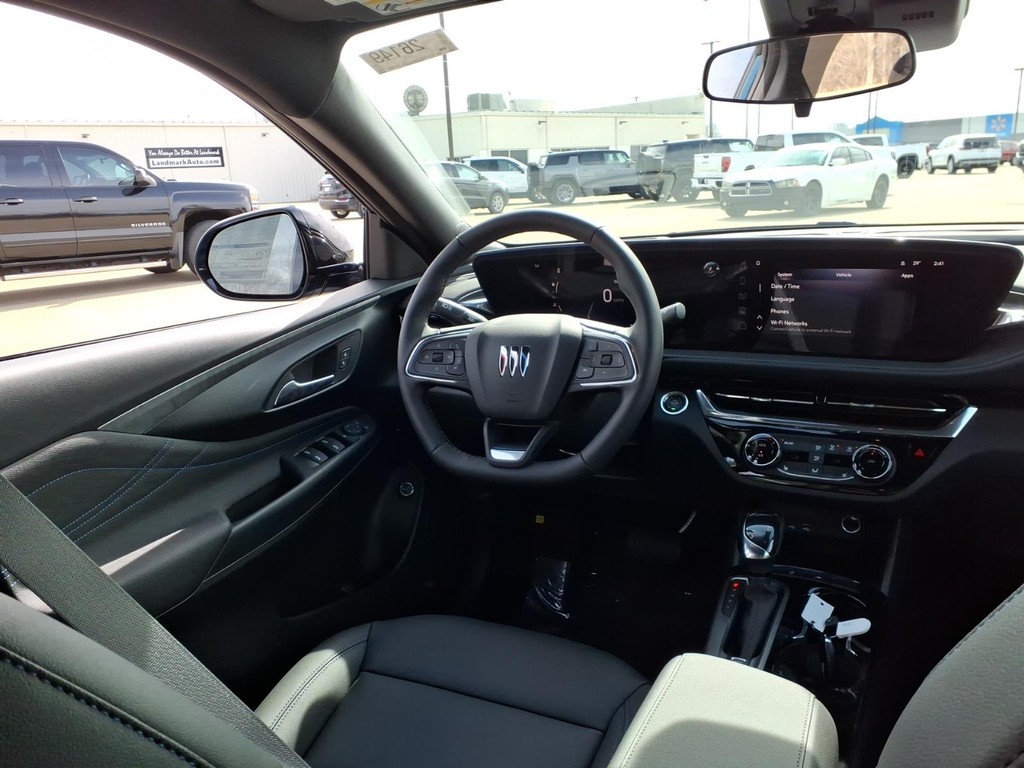 Buick Envista Vehicle Full-screen Gallery Image 6