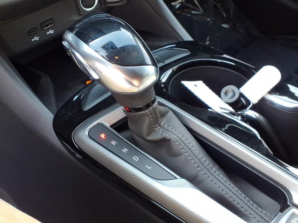 Buick Envista Vehicle Full-screen Gallery Image 11