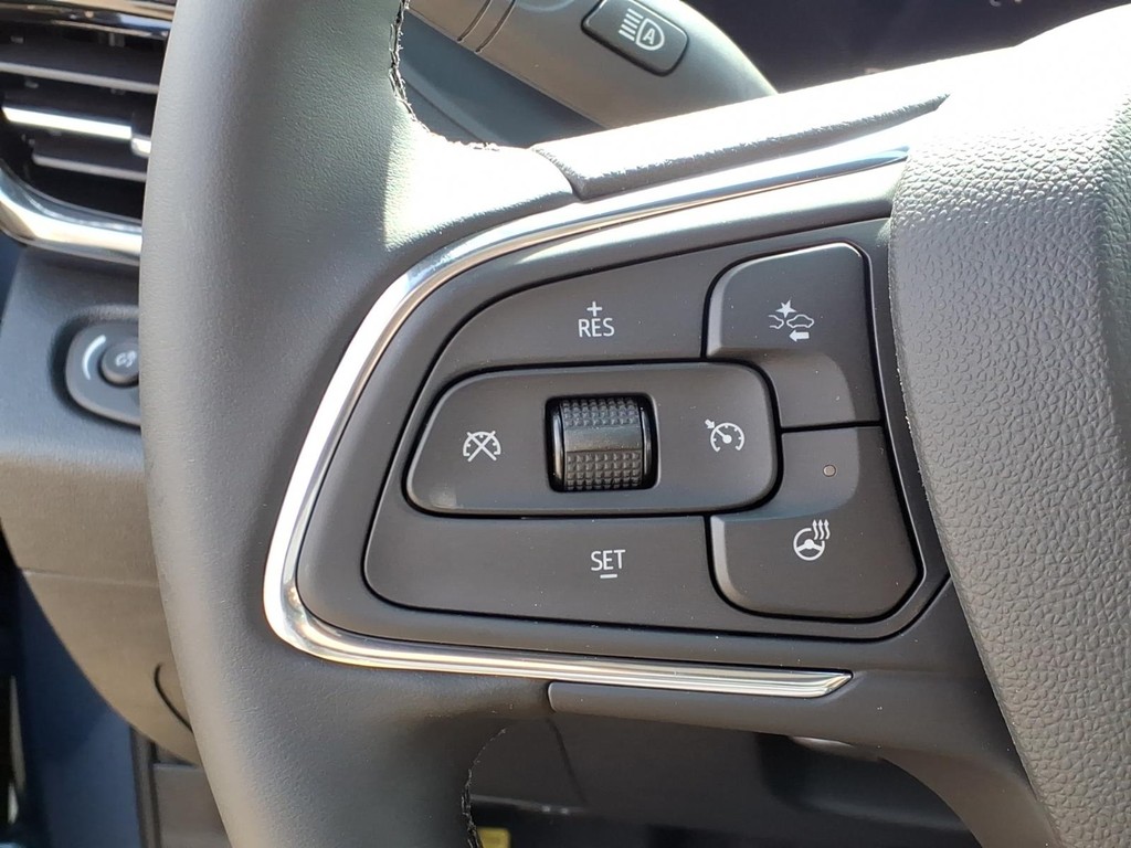 Buick Envista Vehicle Full-screen Gallery Image 12