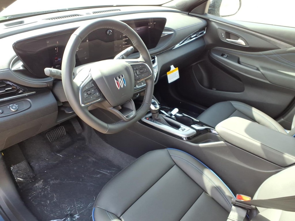 Buick Envista Vehicle Full-screen Gallery Image 16