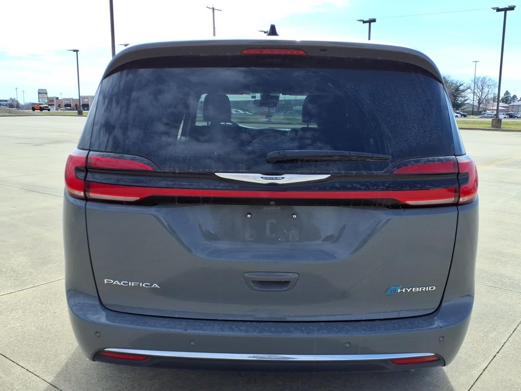 Chrysler Pacifica Vehicle Full-screen Gallery Image 19
