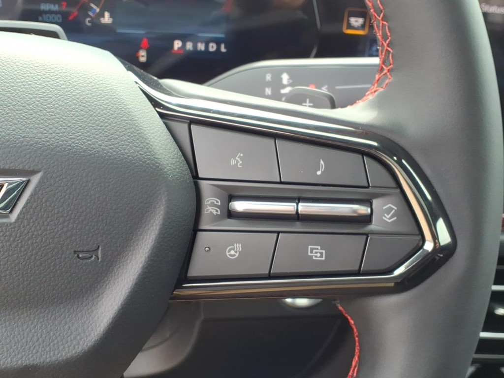 Chevrolet Traverse Vehicle Full-screen Gallery Image 12