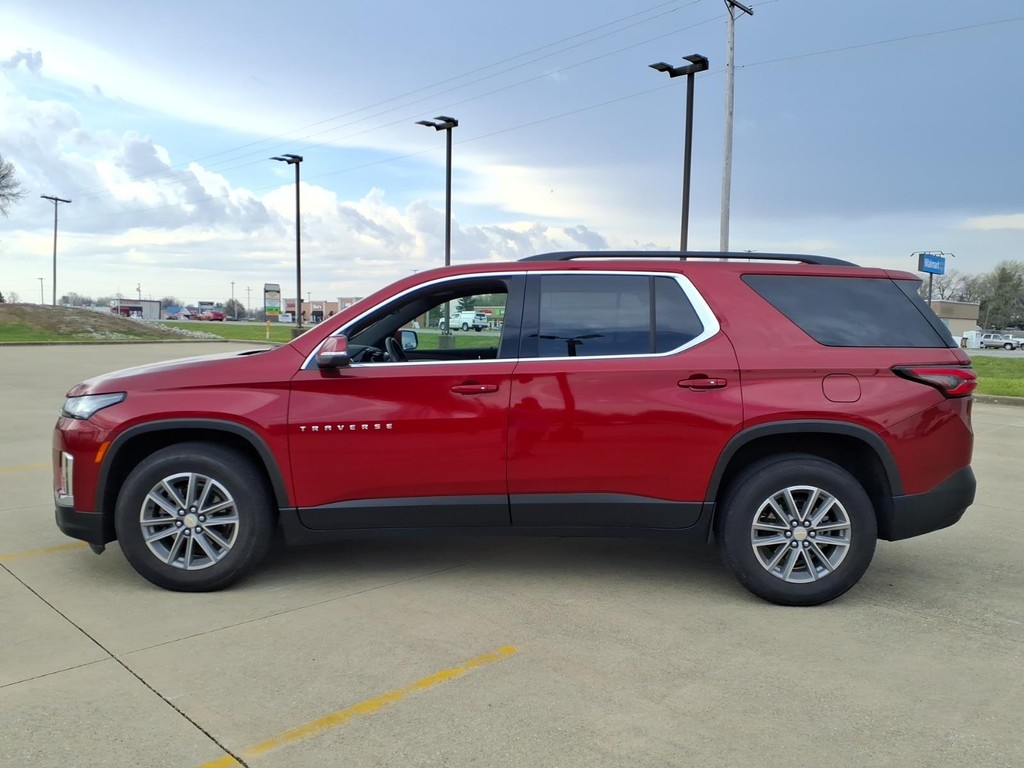 Chevrolet Traverse Vehicle Full-screen Gallery Image 2