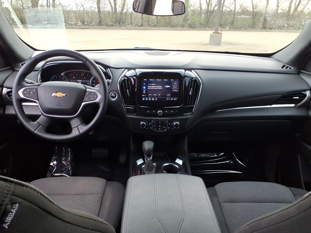 Chevrolet Traverse Vehicle Full-screen Gallery Image 4
