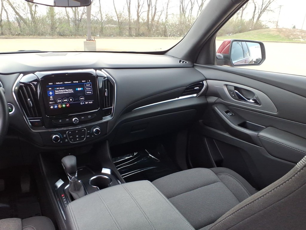 Chevrolet Traverse Vehicle Full-screen Gallery Image 5