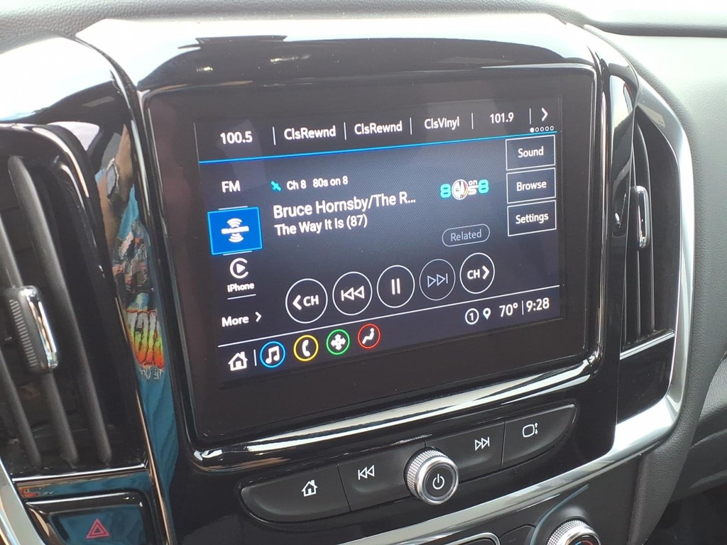 Chevrolet Traverse Vehicle Full-screen Gallery Image 8