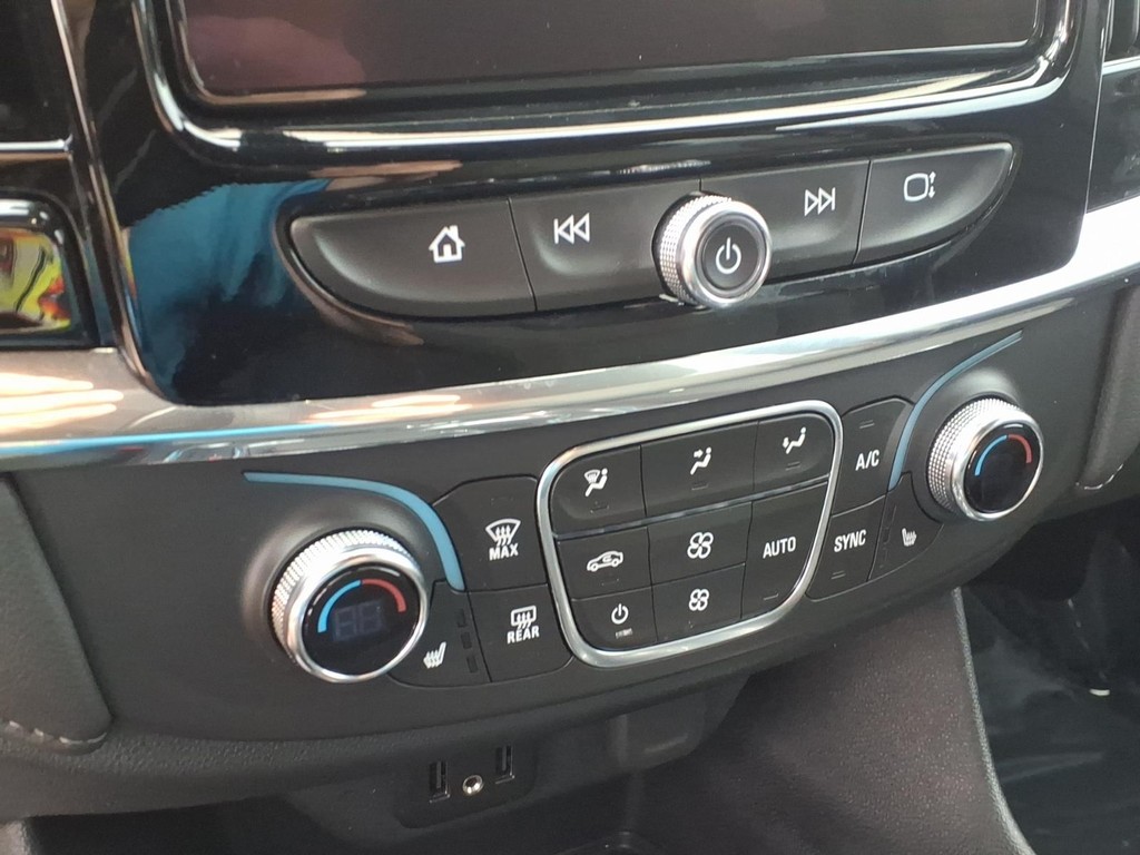 Chevrolet Traverse Vehicle Full-screen Gallery Image 10