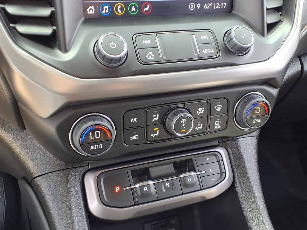 GMC Acadia Vehicle Full-screen Gallery Image 10