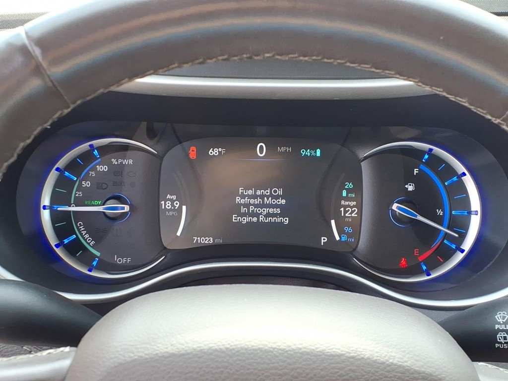 Chrysler Pacifica Vehicle Full-screen Gallery Image 13