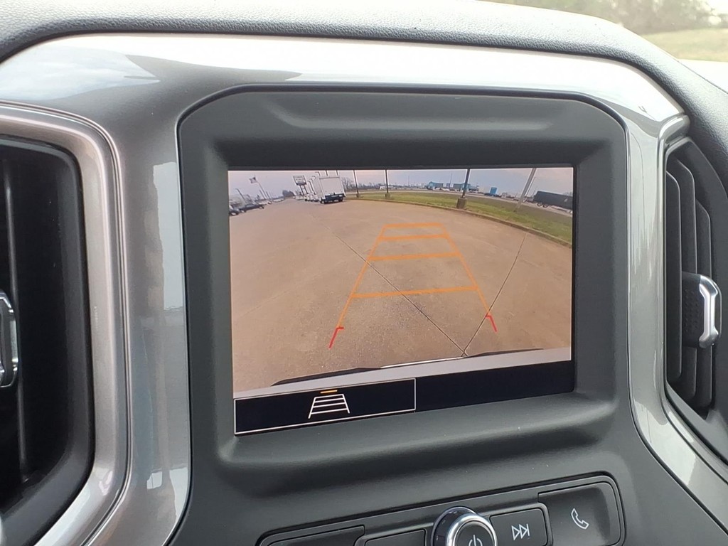 Chevrolet Silverado 1500 Vehicle Full-screen Gallery Image 5