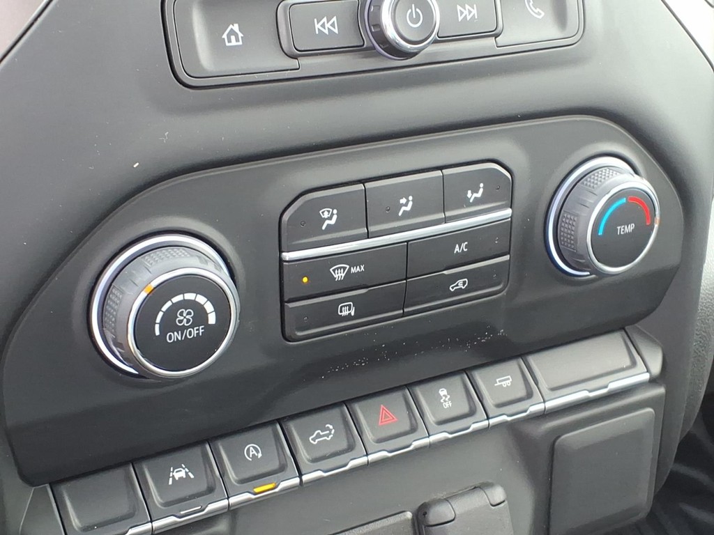 Chevrolet Silverado 1500 Vehicle Full-screen Gallery Image 7