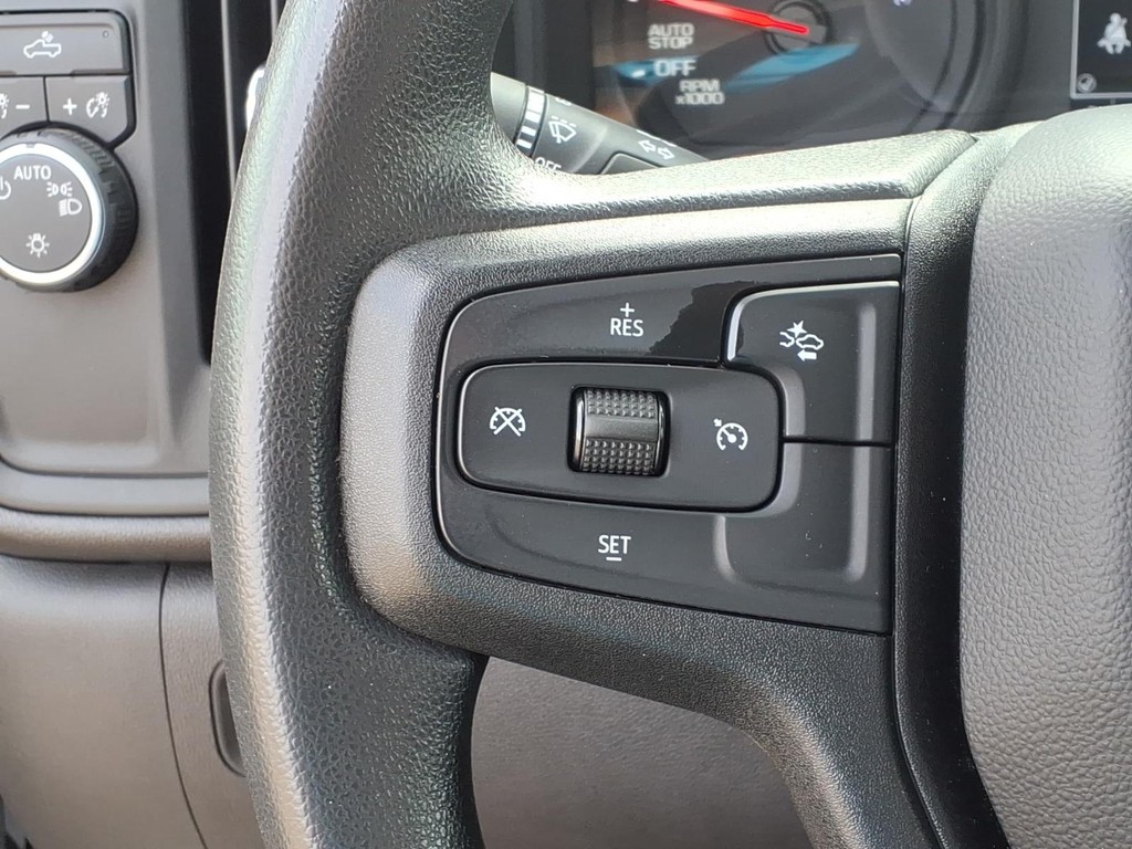 Chevrolet Silverado 1500 Vehicle Full-screen Gallery Image 9