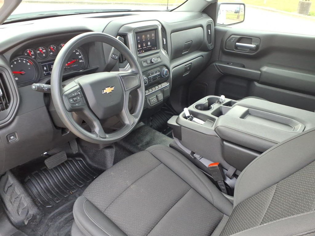 Chevrolet Silverado 1500 Vehicle Full-screen Gallery Image 13