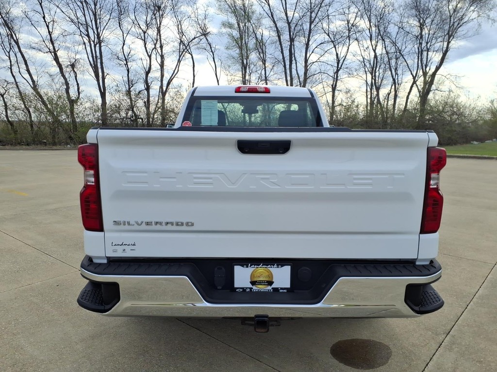 Chevrolet Silverado 1500 Vehicle Full-screen Gallery Image 15