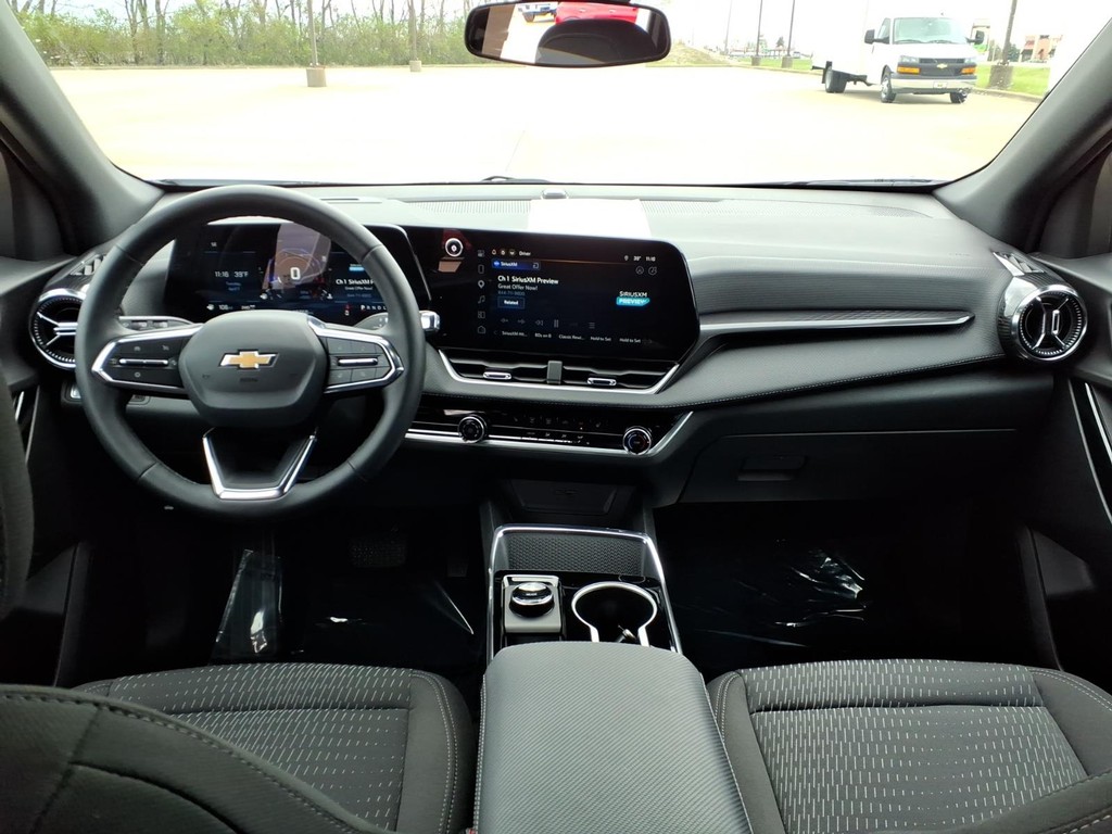 Chevrolet Equinox Vehicle Full-screen Gallery Image 04