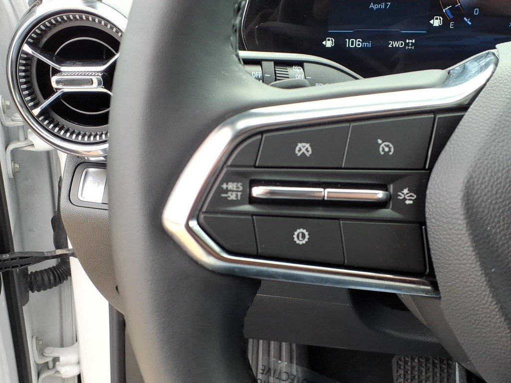 Chevrolet Equinox Vehicle Full-screen Gallery Image 11