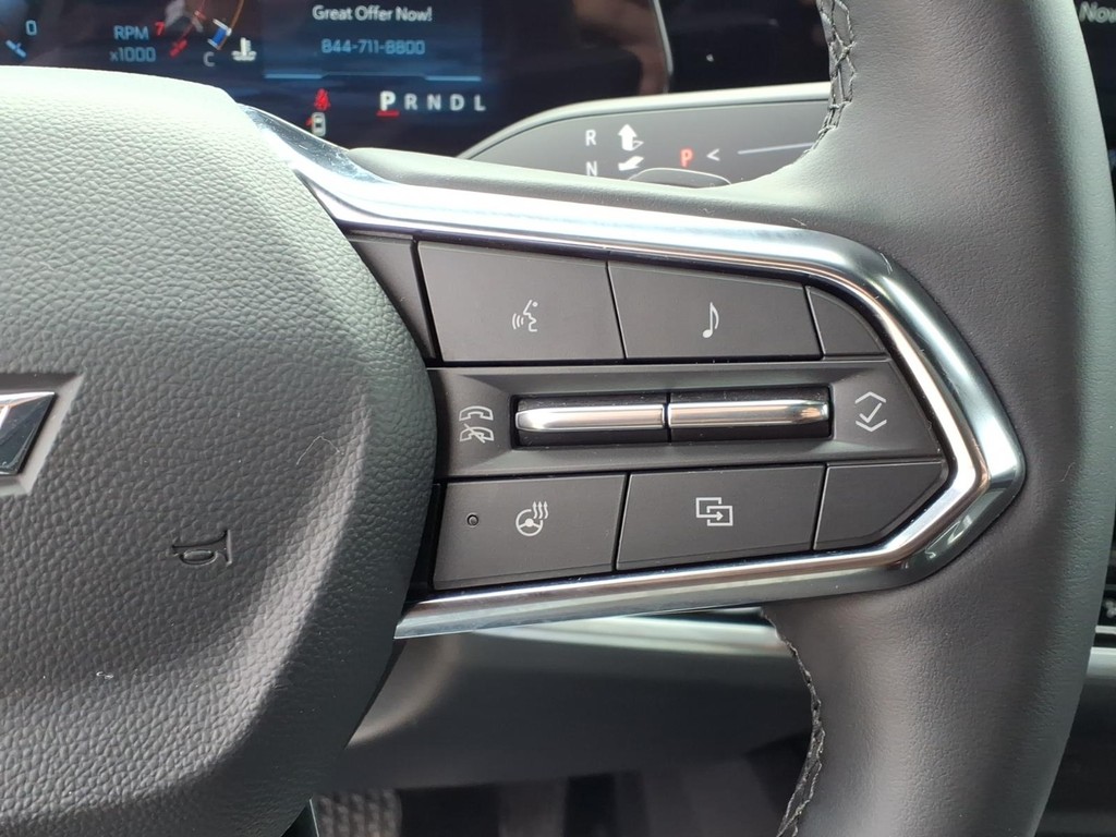Chevrolet Equinox Vehicle Full-screen Gallery Image 12