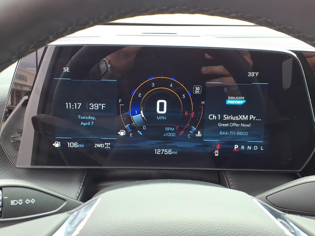 Chevrolet Equinox Vehicle Full-screen Gallery Image 13