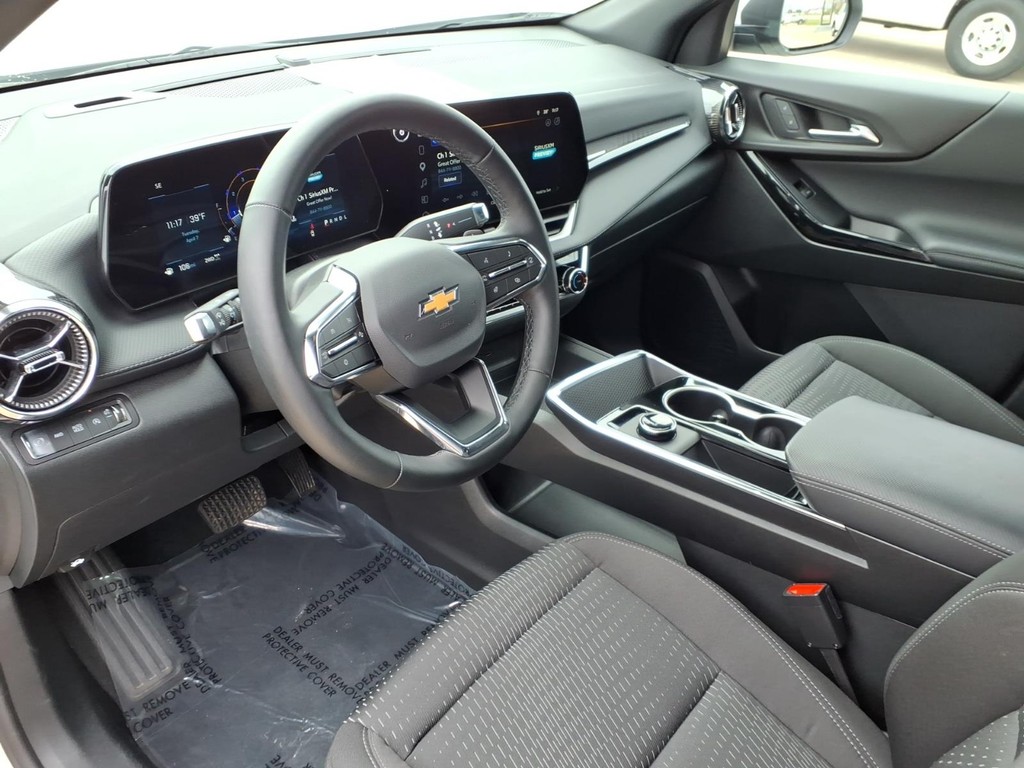 Chevrolet Equinox Vehicle Full-screen Gallery Image 15