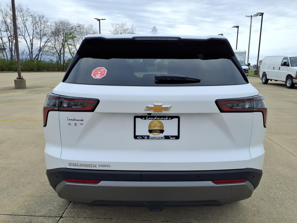 Chevrolet Equinox Vehicle Full-screen Gallery Image 18