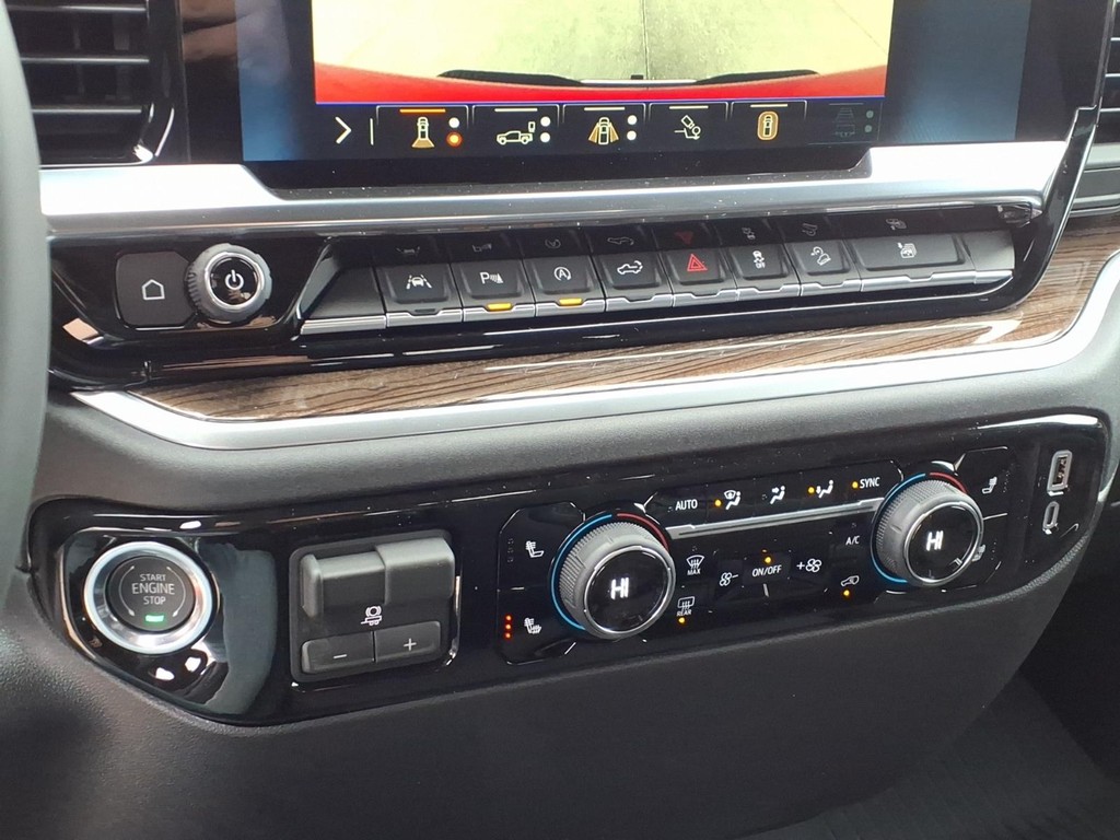 Chevrolet Silverado 1500 Vehicle Full-screen Gallery Image 10