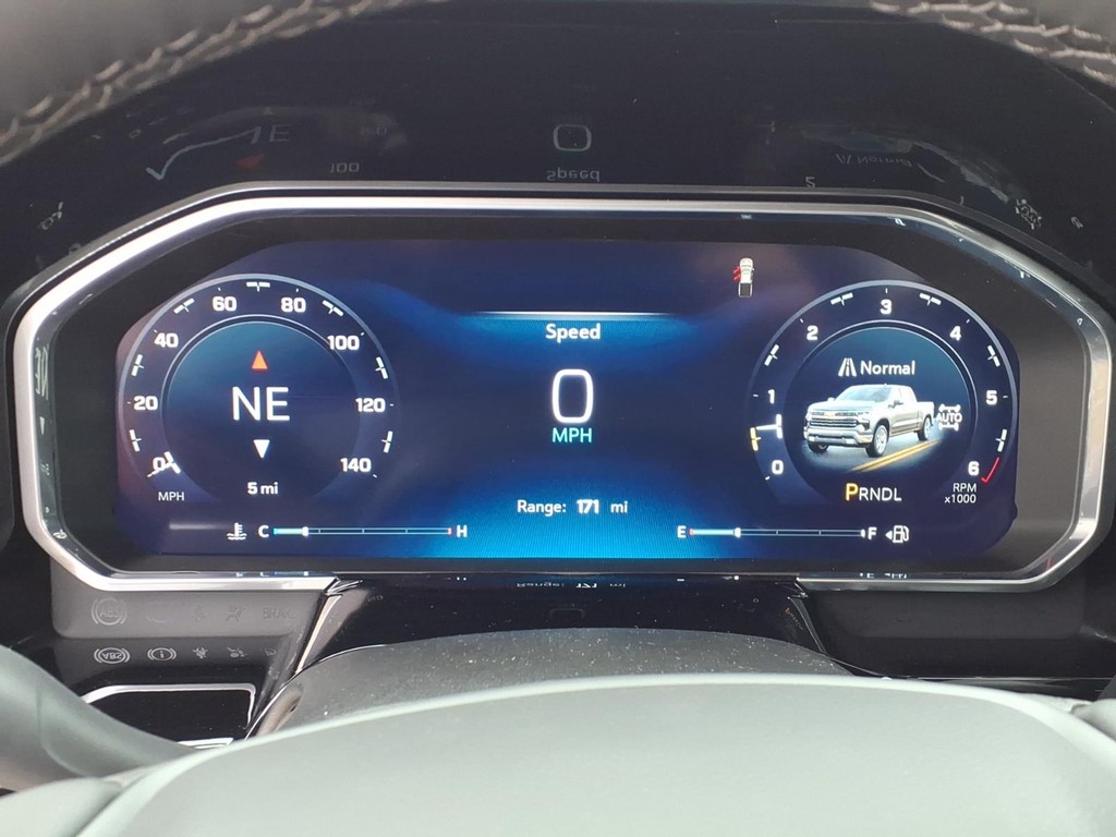 Chevrolet Silverado 1500 Vehicle Full-screen Gallery Image 13