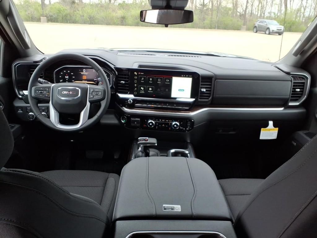 GMC Sierra 1500 Vehicle Full-screen Gallery Image 4