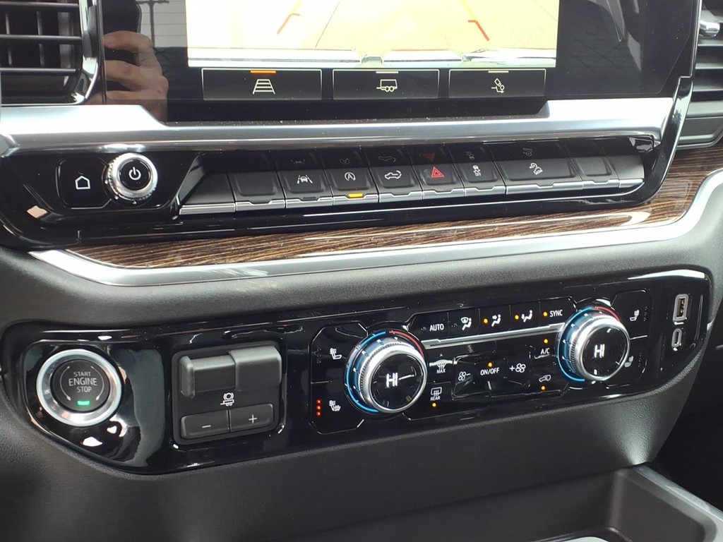 GMC Sierra 1500 Vehicle Full-screen Gallery Image 10