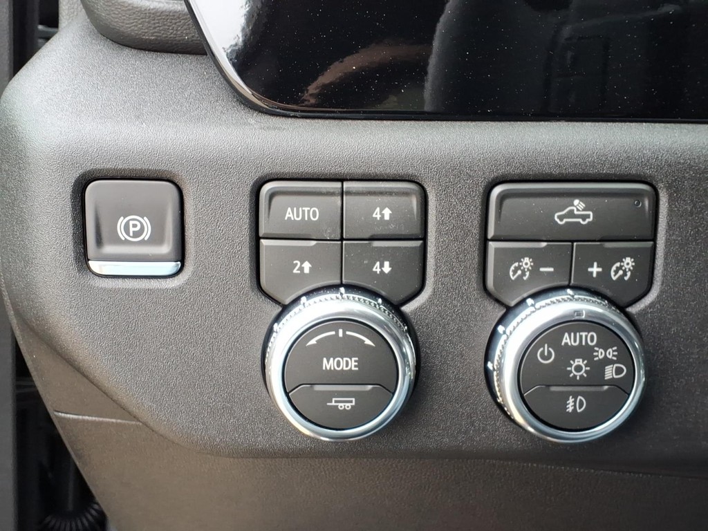 GMC Sierra 1500 Vehicle Full-screen Gallery Image 15