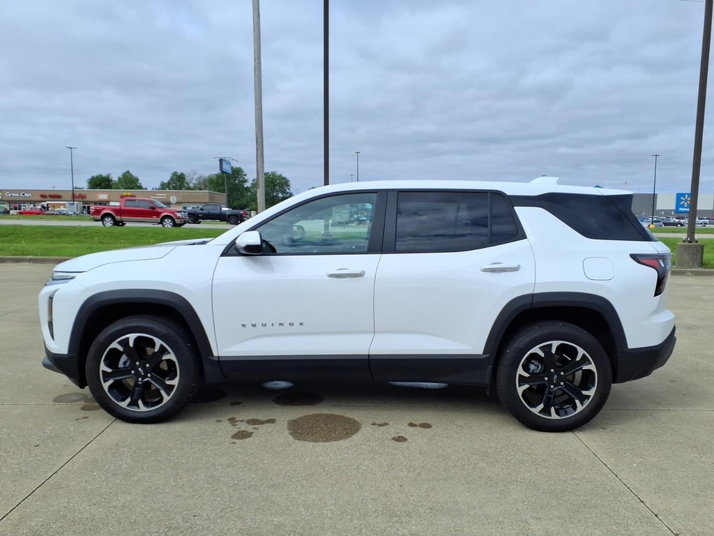 Chevrolet Equinox Vehicle Full-screen Gallery Image 02
