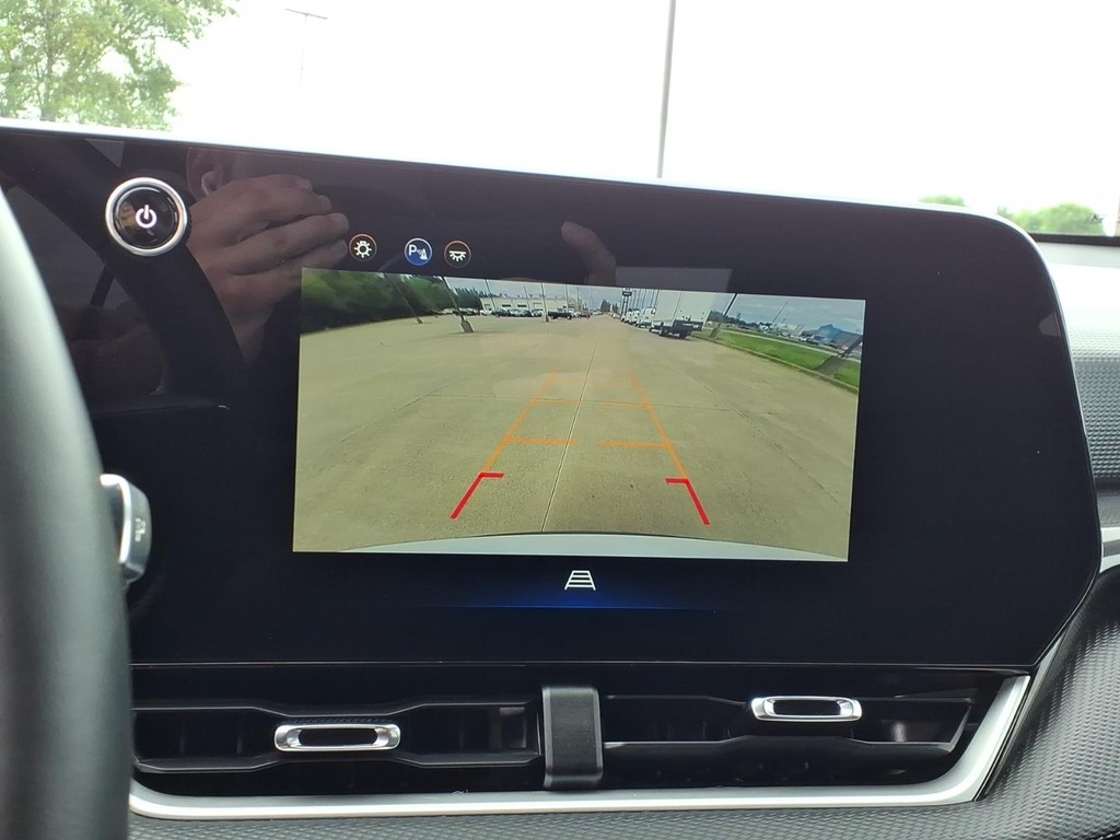 Chevrolet Equinox Vehicle Full-screen Gallery Image 09