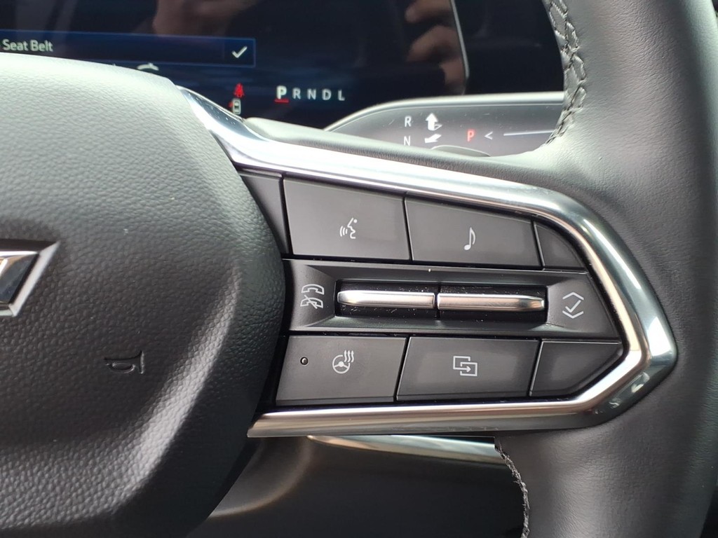 Chevrolet Equinox Vehicle Full-screen Gallery Image 12