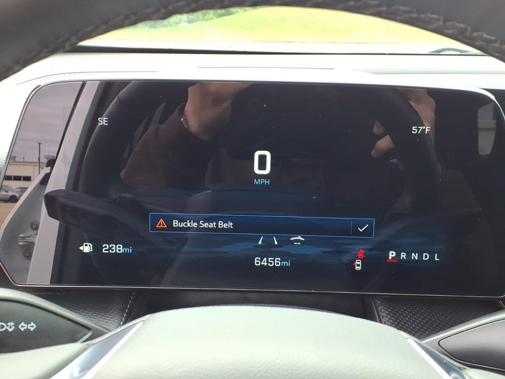 Chevrolet Equinox Vehicle Full-screen Gallery Image 13