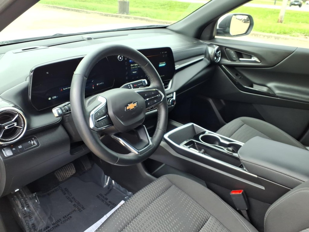 Chevrolet Equinox Vehicle Full-screen Gallery Image 15