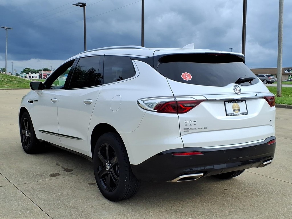 Buick Enclave Vehicle Full-screen Gallery Image 03