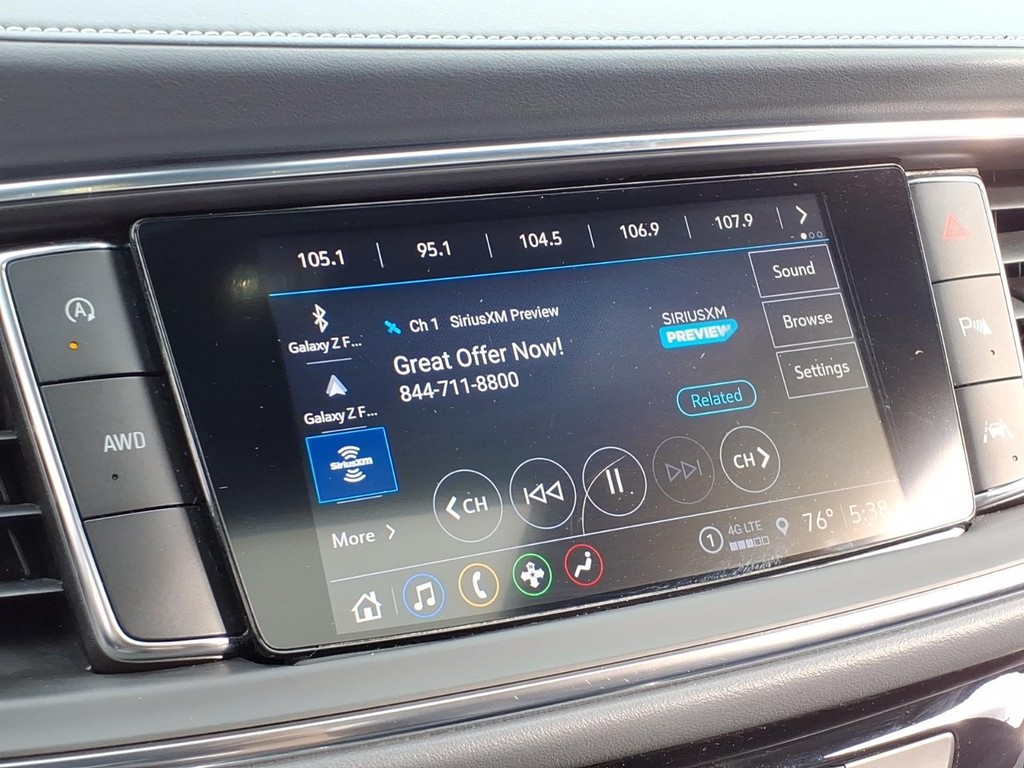 Buick Enclave Vehicle Full-screen Gallery Image 08